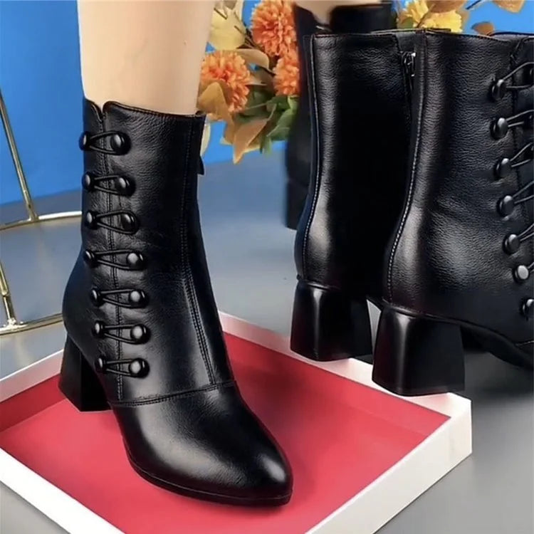 Botines De Piel Con Botones Laterales