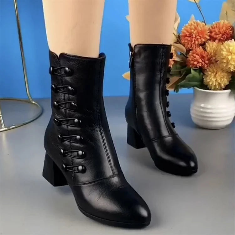 Botines De Piel Con Botones Laterales