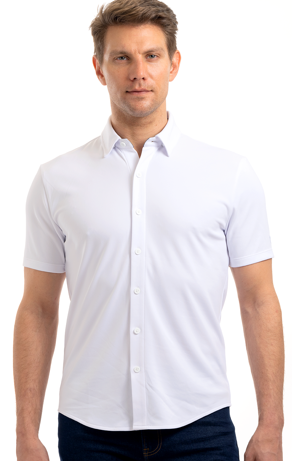 Polo de manga corta con botones de alto rendimiento